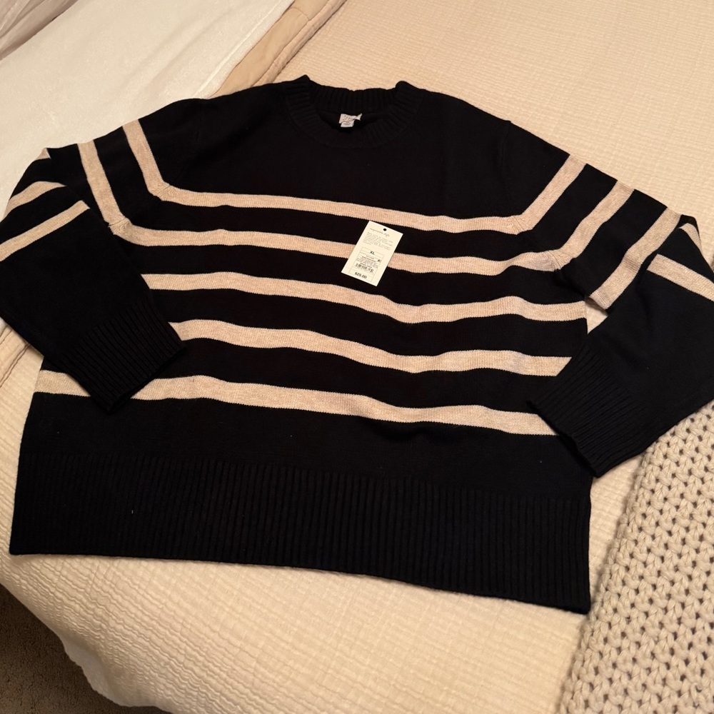 A new day women’s sweater.  XL  brand new, tag removed